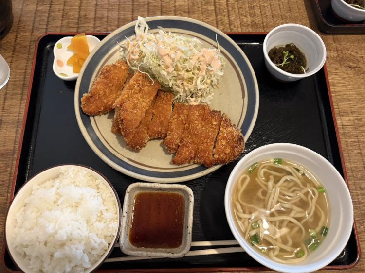 【営業メシ】調査帰りにチキンカツ定食でエネルギーチャージ